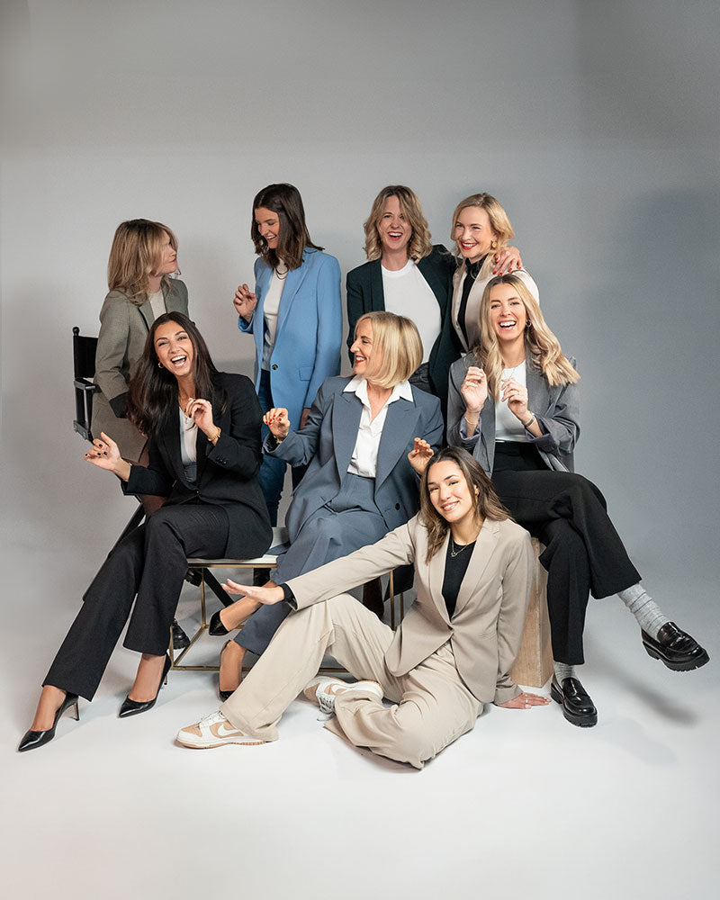 Desktop / Mobilebild des International Women’s Day welches acht Frauen zeigt, die in unterschiedlichen Abteilungen der ARTDECO cosmetic Group arbeiten