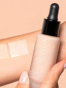 Foundation Swatches auf einem Arm