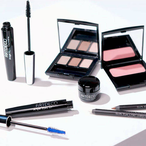 Alle verwendete Produkte im Schminktipp "Brillen Make-up für Kurzsichtige"