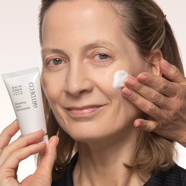 Anwendung der Pflege Produkte und Produkte zum kaufen