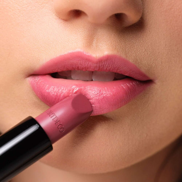 Anwendungsbild Perfect Color Lipstick Dose of Rose