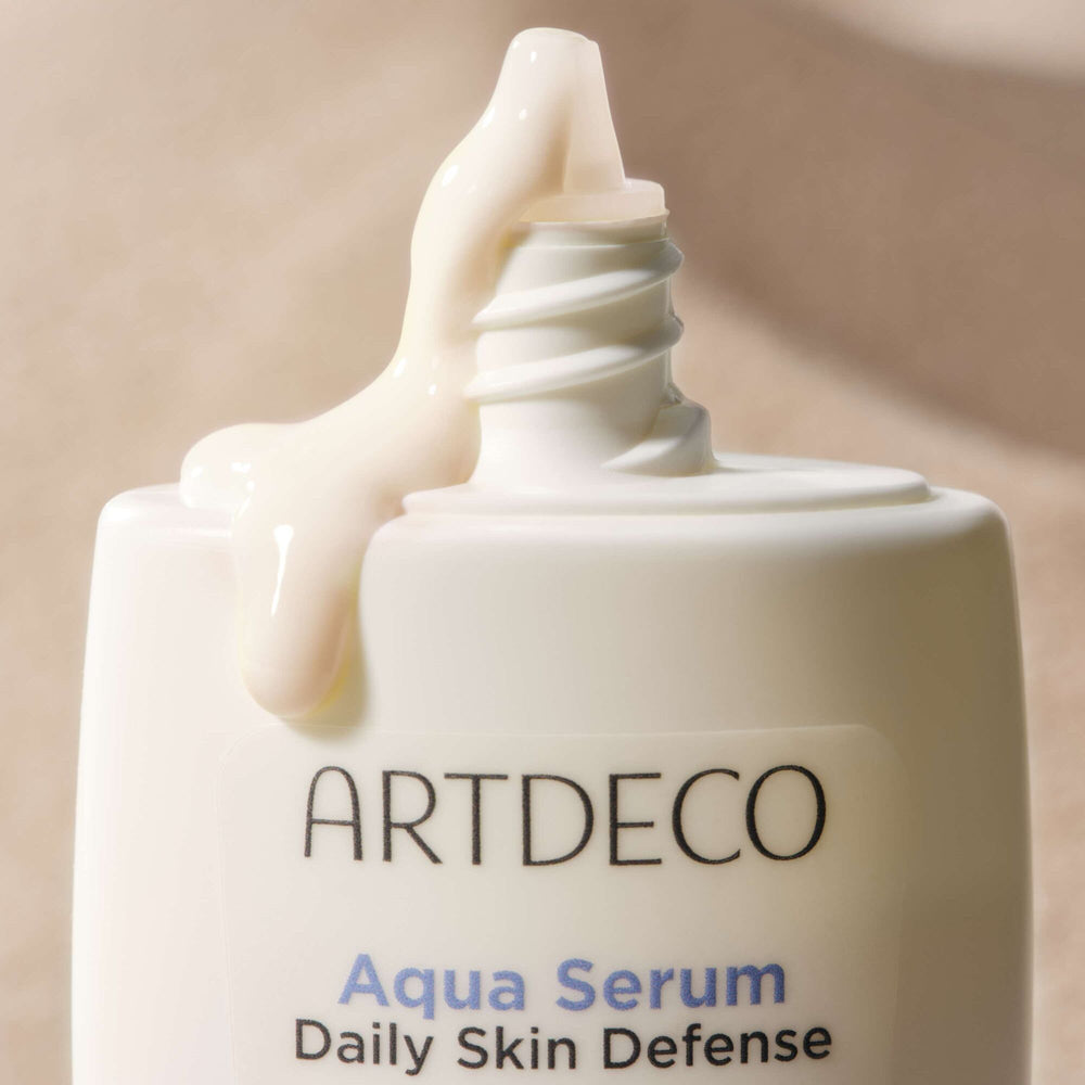 Aqua Serum Daily Defense SPF0+ eignet sich auf perfekt für unter Dein Make-up