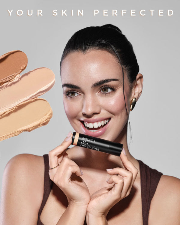 Kollektionsbild mit Model und Textur Swatches der neuen Your Skin perfected-Kollektion von ARTDECO