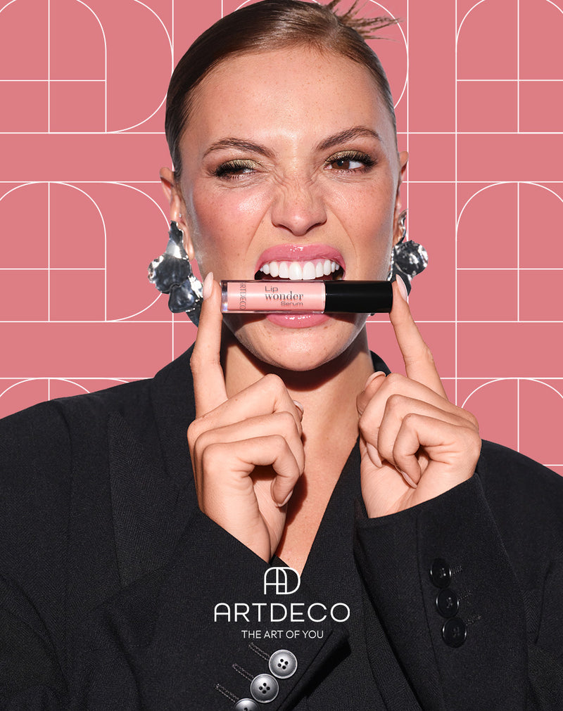 Ein frischer Look, neue Impulse und jede Menge Vorfreude auf das, was kommt. Dabei bleibt eines unverändert: unsere Liebe zu Beauty und zu all den Looks, die Dich ausmachen.