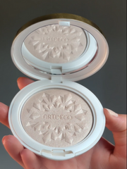 Nahaufnahme eines offenen Highlighters.