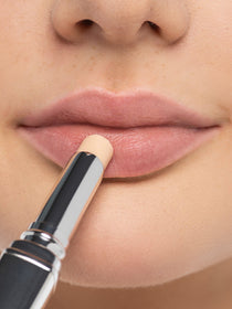 Lippenpflege und Vorbereitung für perfekte Lippen