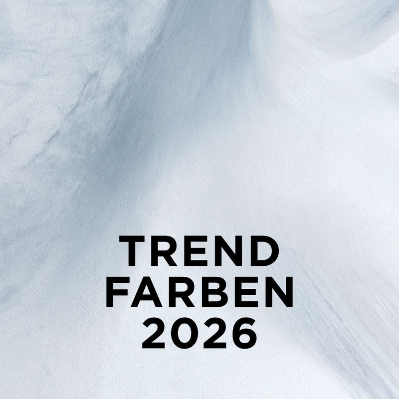 Moodbild inspiriert von der Pantone Farbe des Jahres 2026 mit Schriftzug "Trend Farben 2026".